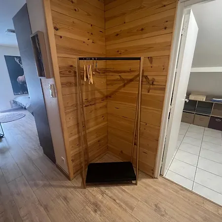 Des Pistes דירה ג'רארדמר